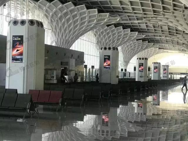 世界那么大，到哪兒都能遇見她