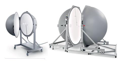 　　圖2.直徑1m的球體（左）是用于4π和2π幾何結構中測量大多數(shù)LED和模塊的理想選擇。直徑2m的球體（右）適用于大型燈具和固態(tài)照明產(chǎn)品。  