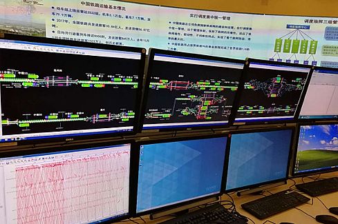 定向?qū)捤蓹C遇，大屏產(chǎn)業(yè)迎來新周期