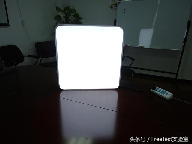 漲點(diǎn)小知識(shí)之:LED芯片選型時(shí)必須注意的幾個(gè)關(guān)鍵參數(shù)